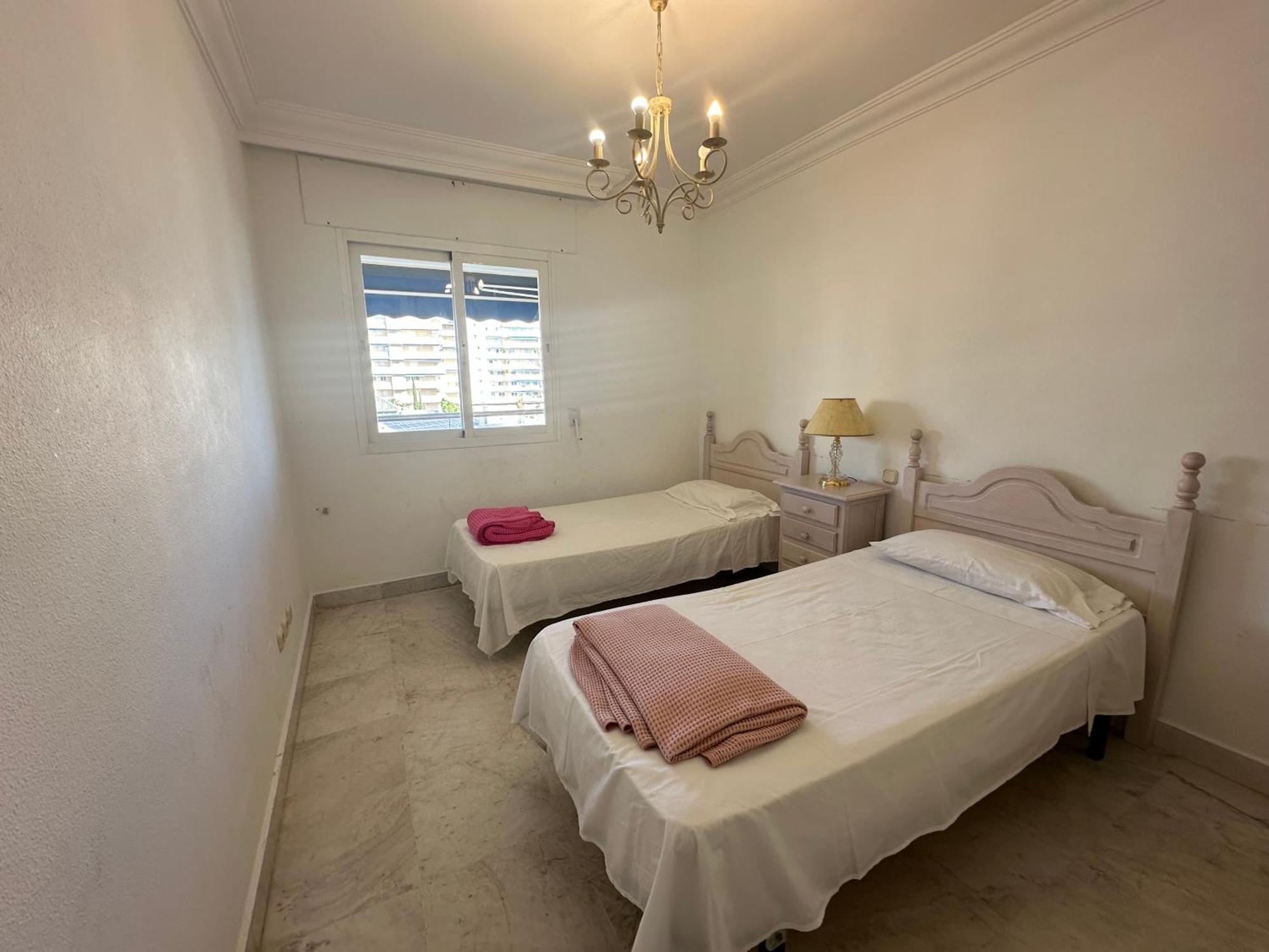 Letsmarbella - Grand 3br Corner - Marina Banus Apartamento *