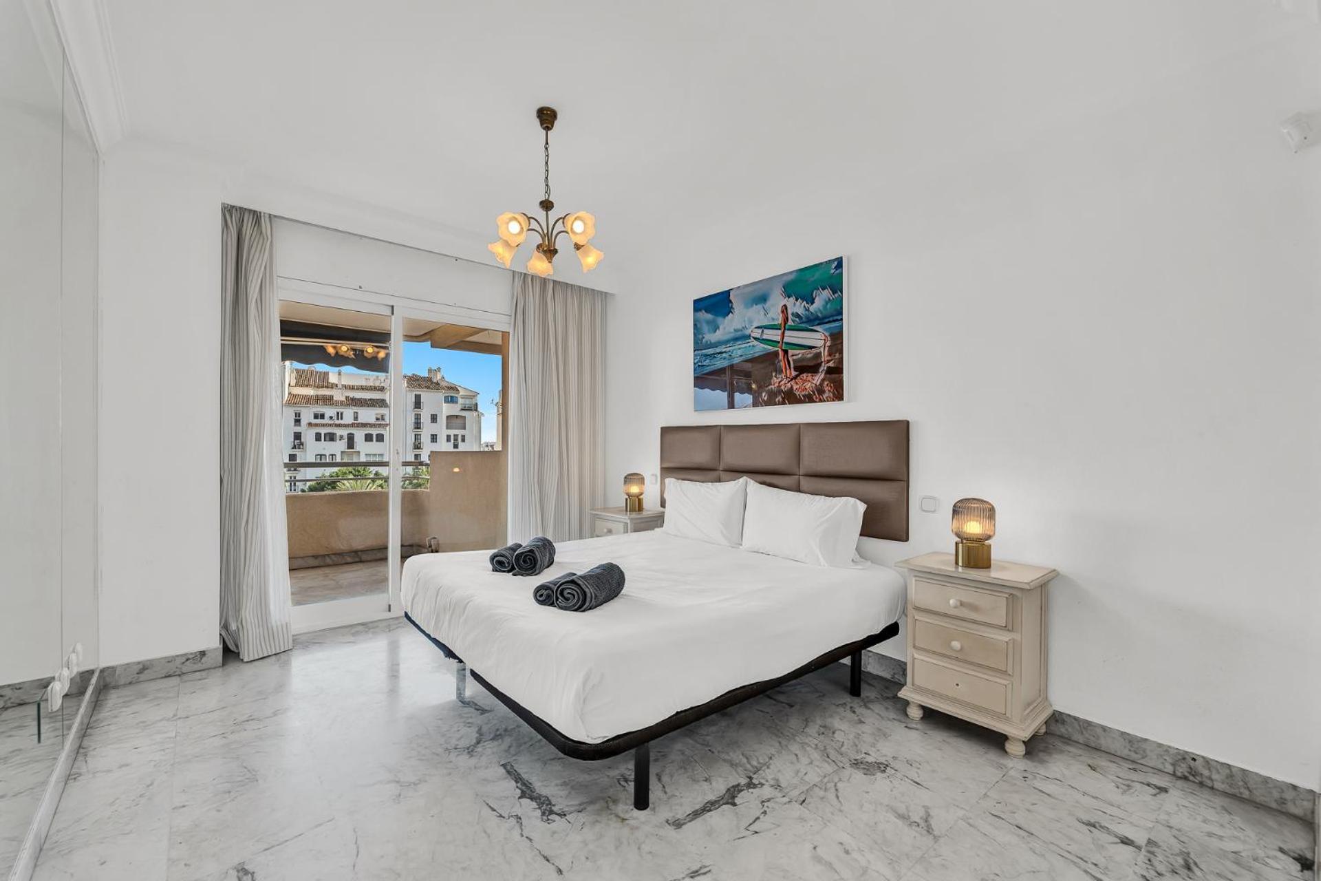 Letsmarbella - Grand 3br Corner - Marina Banus *