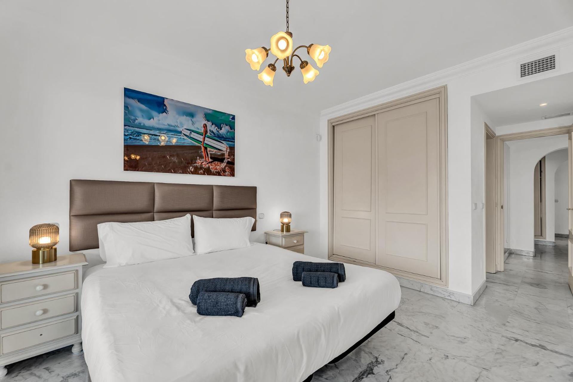 Letsmarbella - Grand 3br Corner - Marina Banus * Marbella
