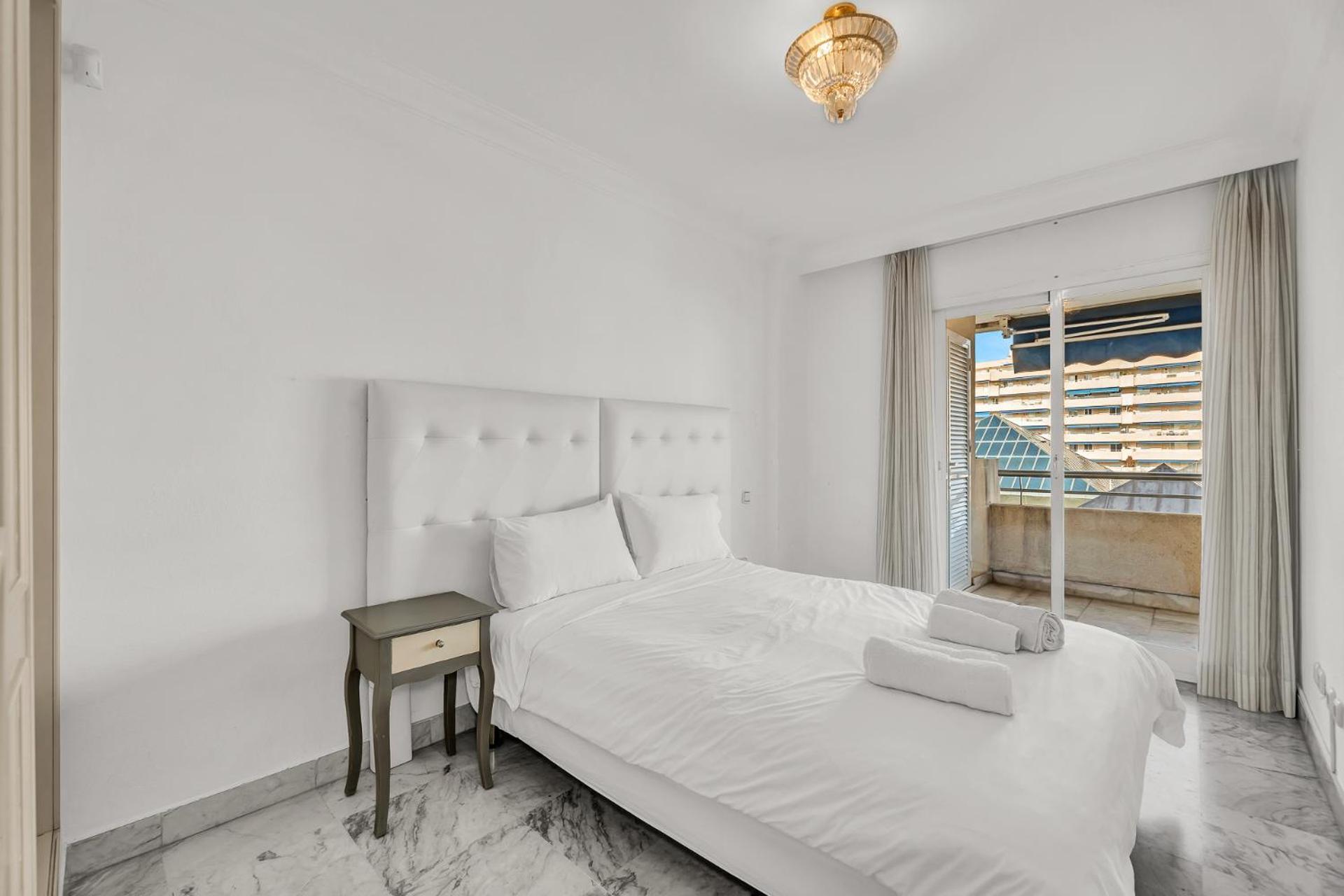 Letsmarbella - Grand 3br Corner - Marina Banus * Marbella